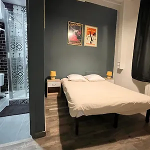 Le Globe Hostal París